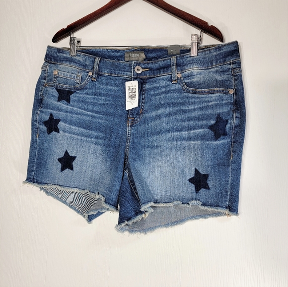 Torrid Star Print Cut-Off Denim Shorts Size 18 - Picture 4 of 7